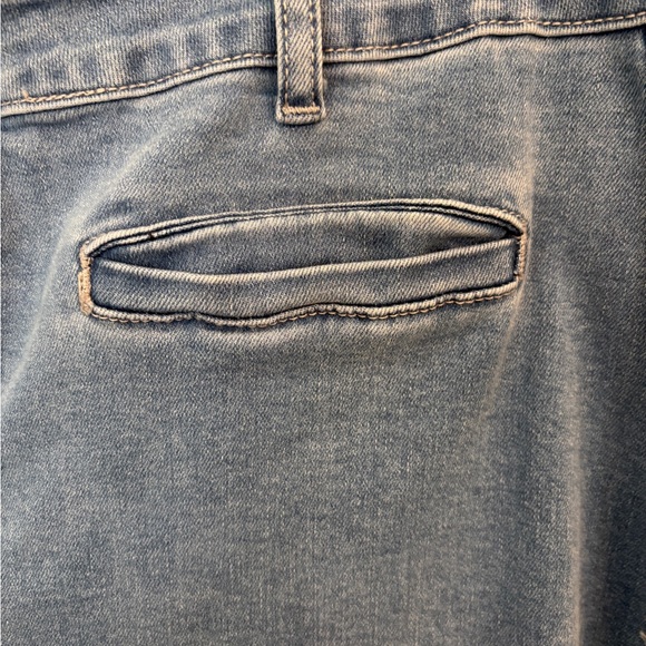 Luvamia XL Blue Jeans Cropped with front pockets button fly jeans - Picture 4 of 6